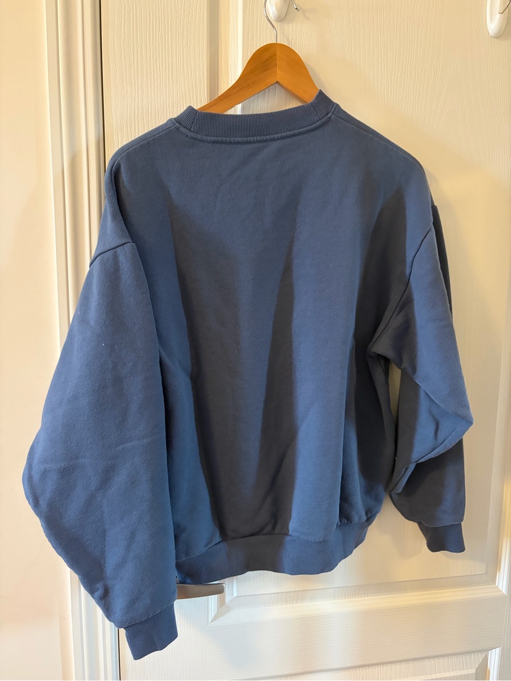ALO Yoga Crewneck Sweatshirt in blue stone - Picture 2 of 2